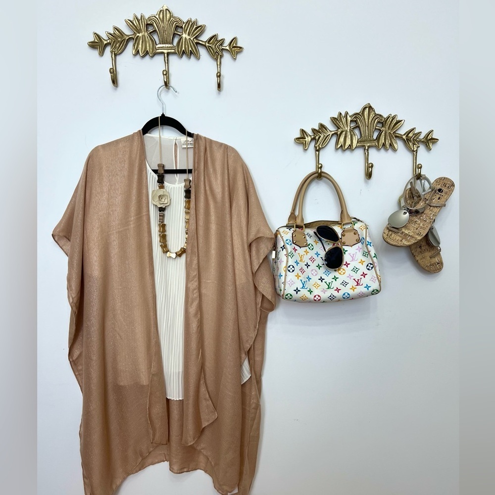 🆕Summer NWT Champagne gold with gold thread shawl/poncho